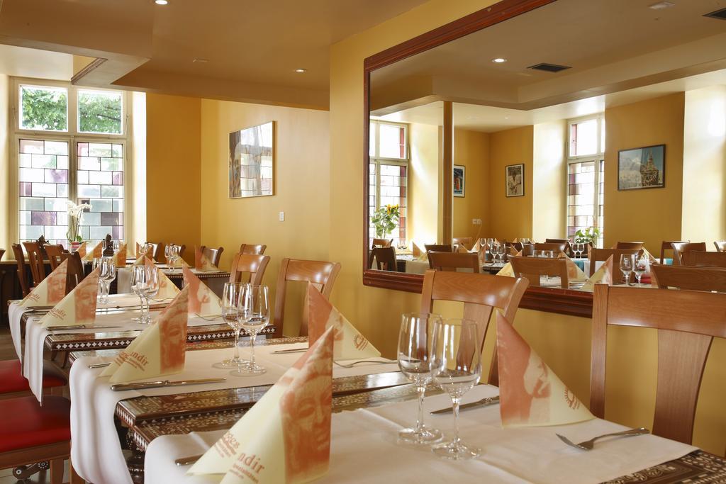 Spalenbrunnen Hotel & Restaurant Basel City Center Bagian luar foto