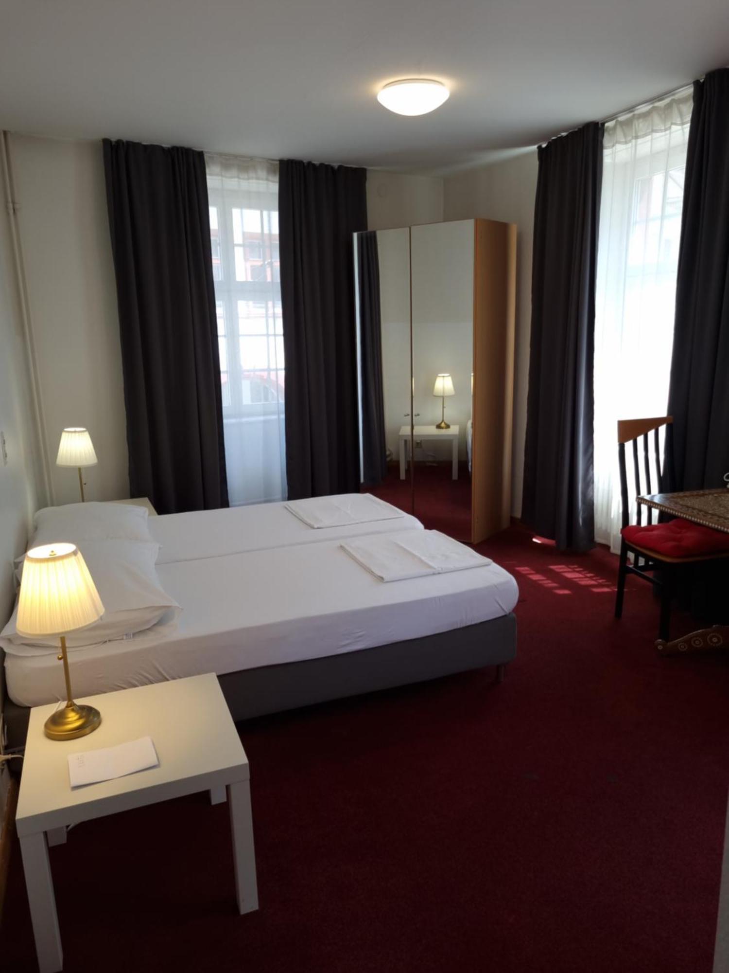 Spalenbrunnen Hotel & Restaurant Basel City Center Bagian luar foto