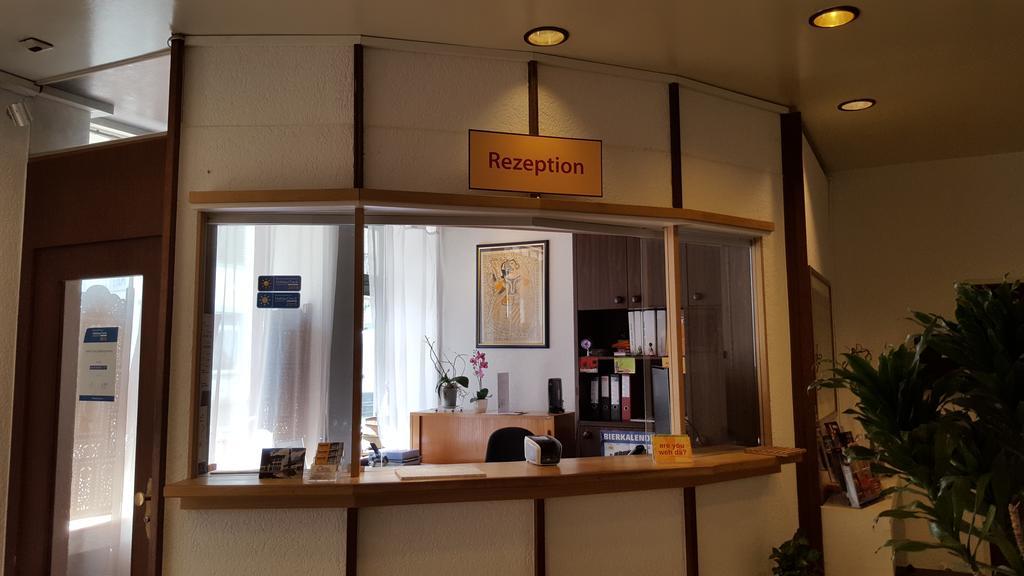 Spalenbrunnen Hotel & Restaurant Basel City Center Bagian luar foto
