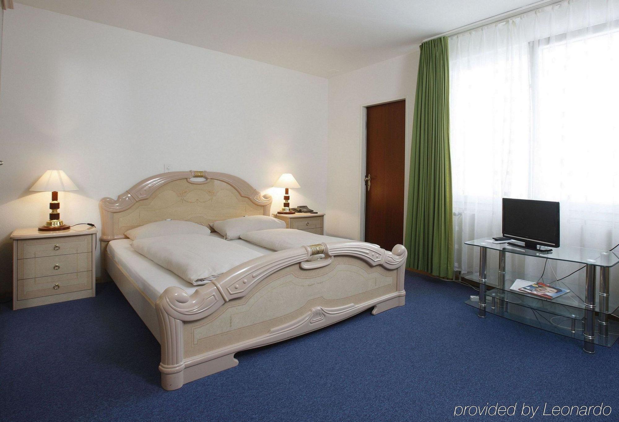 Spalenbrunnen Hotel & Restaurant Basel City Center Bagian luar foto